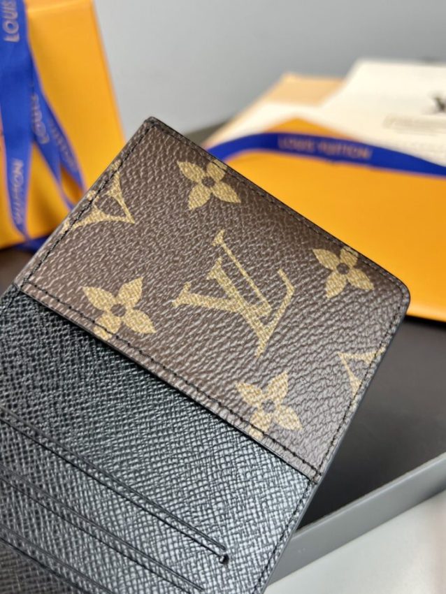 louis-vuitton-card-holder-brown-gallery-4