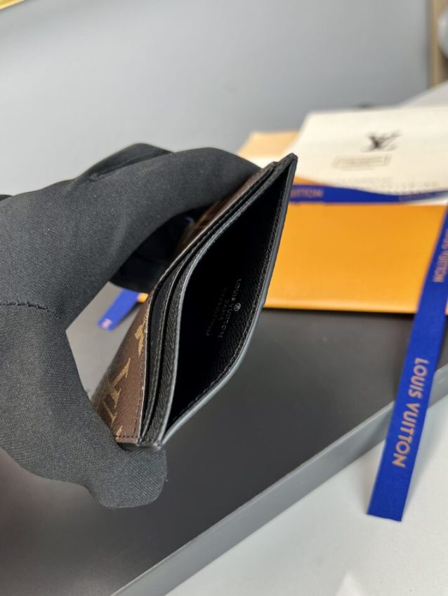 louis-vuitton-card-holder-brown-gallery-5