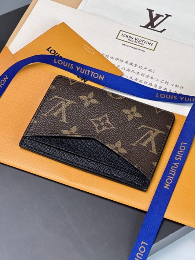 louis-vuitton-card-holder-brown-gallery-6