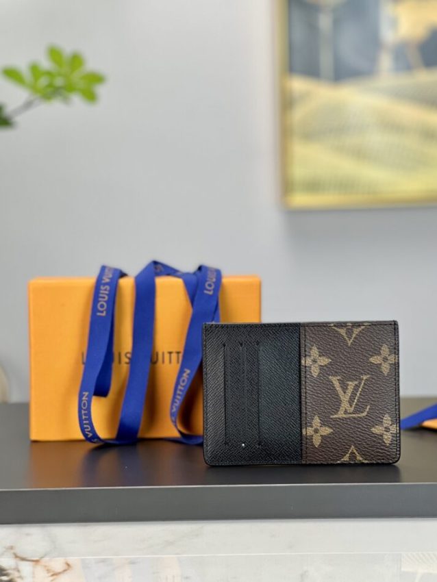 louis-vuitton-card-holder-brown-gallery-7