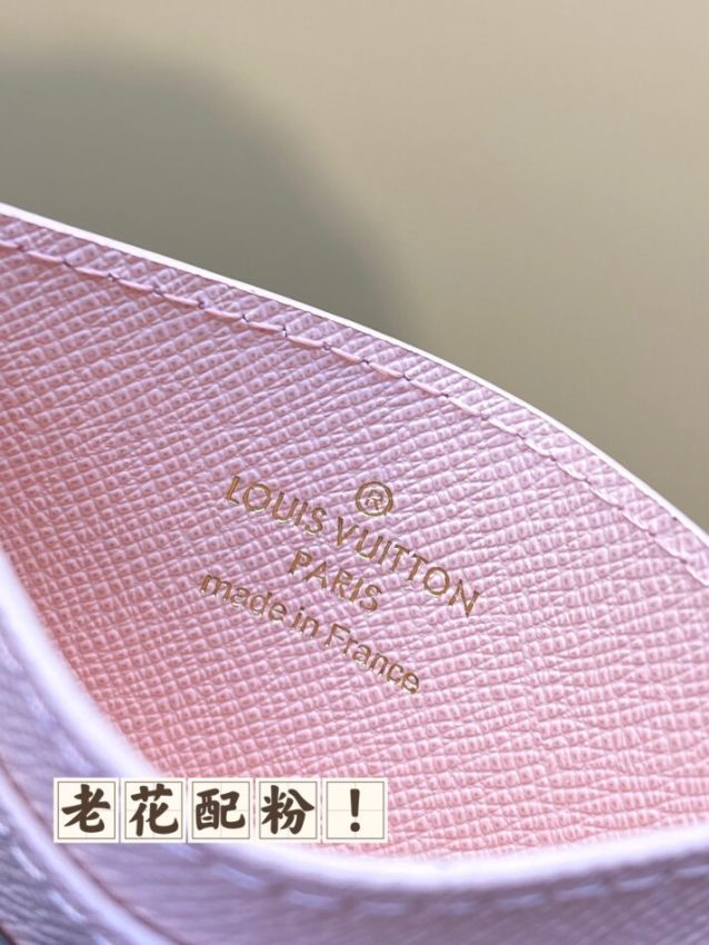 louis-vuitton-card-holder-gallery-5