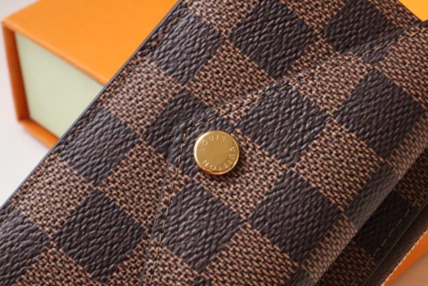 louis-vuitton-card-holder-recto-verso-grid-brown-gallery-3