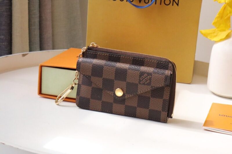 louis-vuitton-card-holder-recto-verso-grid-brown-gallery-5
