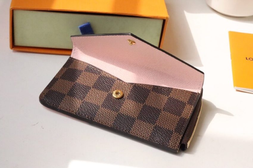 louis-vuitton-card-holder-recto-verso-grid-brown-gallery-6