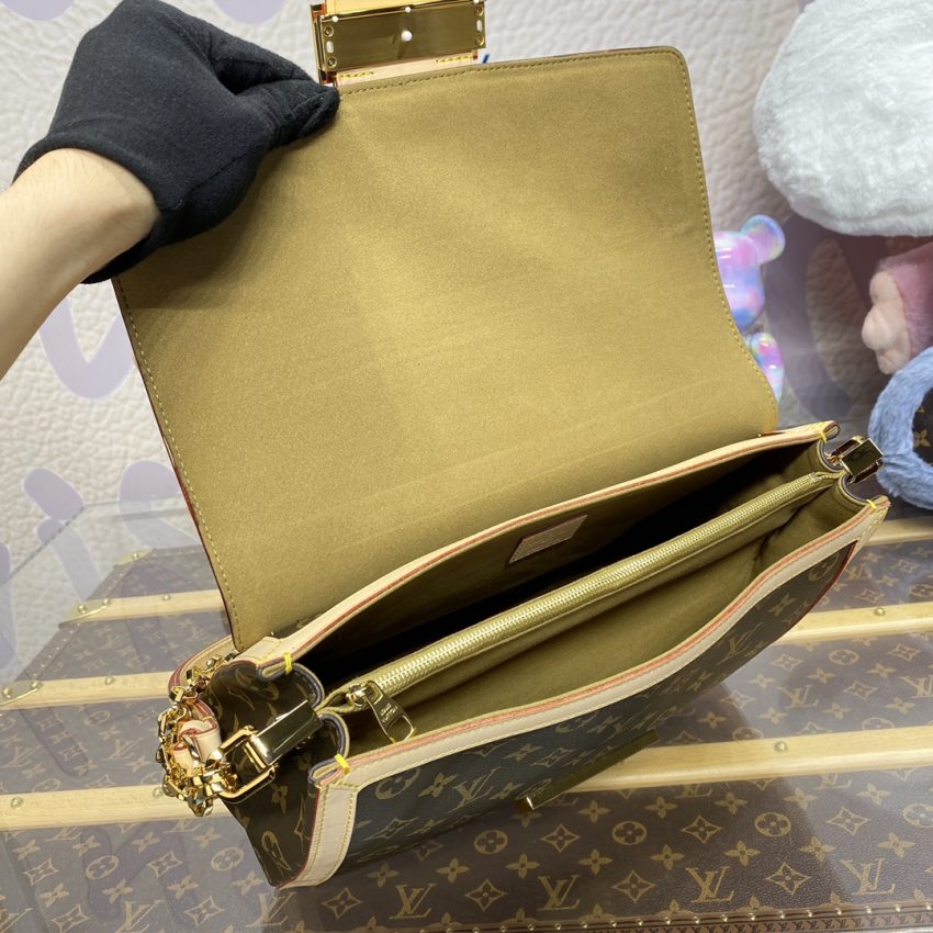 louis-vuitton-dauphine-gm-gallery-10