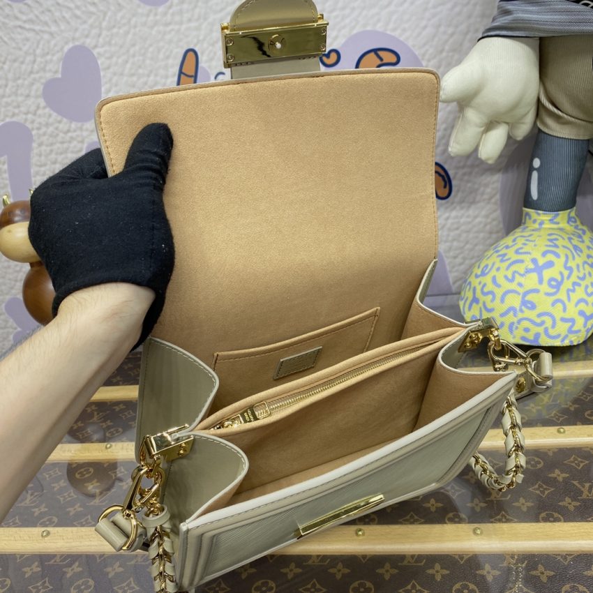 louis-vuitton-dauphine-mini-beige-gallery-7