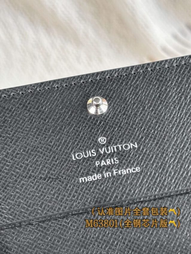 louis-vuitton-envelope-card-holder-black-gallery-1