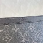 louis-vuitton-gaston-wallet-gallery-9