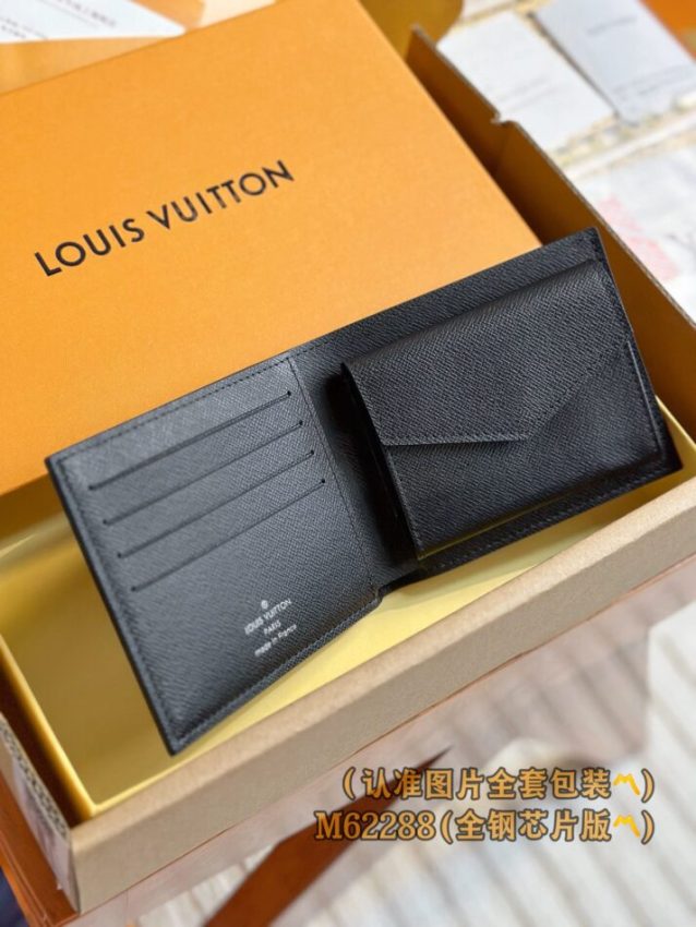 louis-vuitton-marco-wallet-black-gallery-8