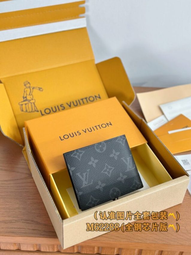 louis-vuitton-marco-wallet-black-gallery-9