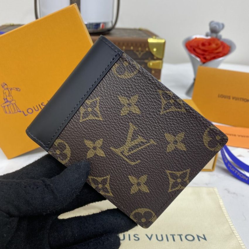 louis-vuitton-multiple-wallet-gallery-4