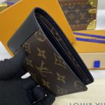 louis-vuitton-multiple-wallet-gallery-8
