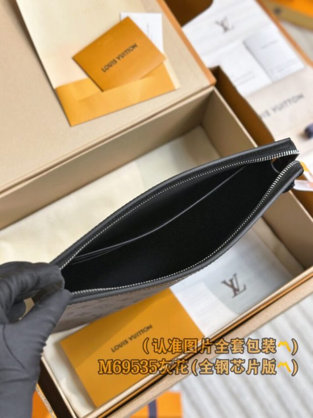 louis-vuitton-pochette-voyage-grey-gallery-12