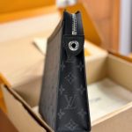 louis-vuitton-pochette-voyage-grey-gallery-7