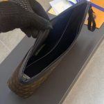 louis-vuitton-pochette-voyage-souple-brown-gallery-5