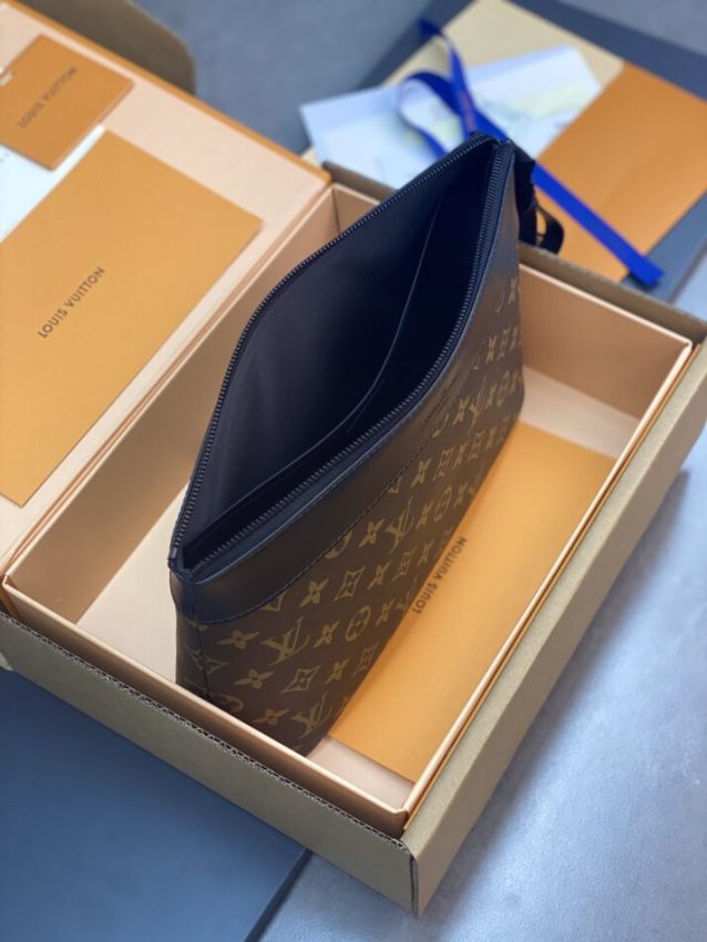 louis-vuitton-pochette-voyage-souple-brown-gallery-6