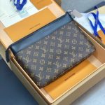 louis-vuitton-pochette-voyage-souple-brown-gallery-7
