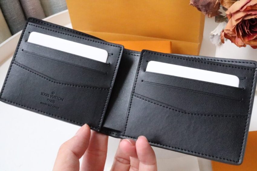 louis-vuitton-slender-wallet-full-black-gallery-1