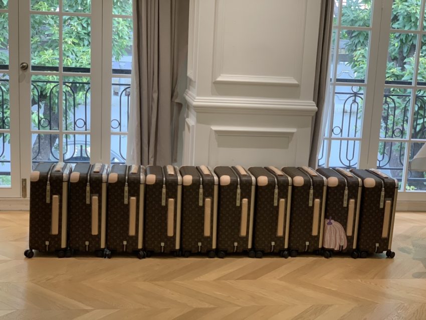 louis-vuitton-suitcase-custom-colors-gallery-1