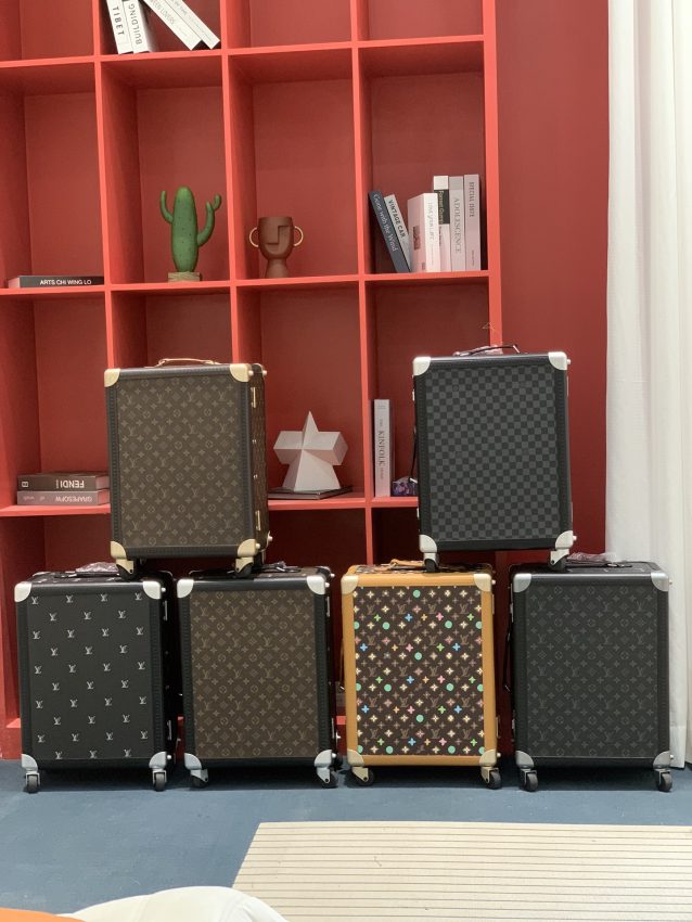 louis-vuitton-suitcase-gallery-1