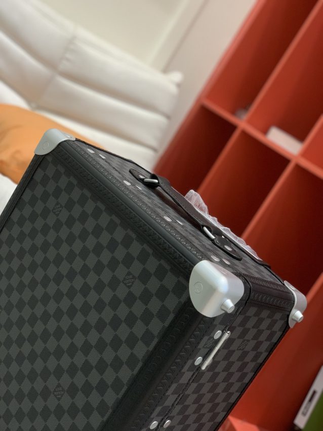 louis-vuitton-suitcase-gallery-14