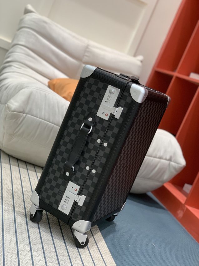 louis-vuitton-suitcase-gallery-15