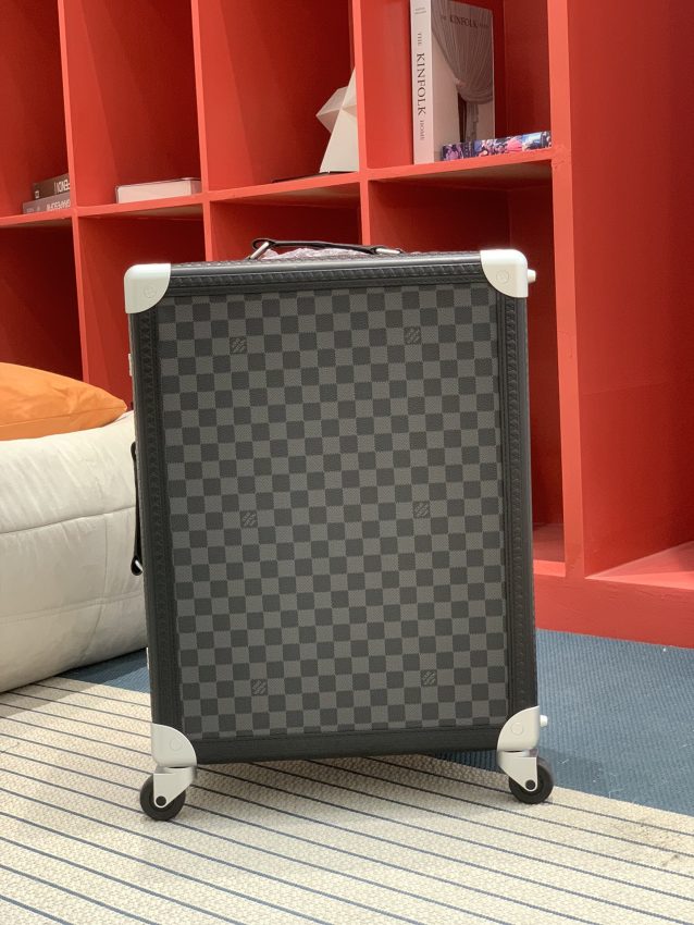 louis-vuitton-suitcase-gallery-16