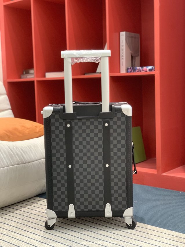 louis-vuitton-suitcase-gallery-19
