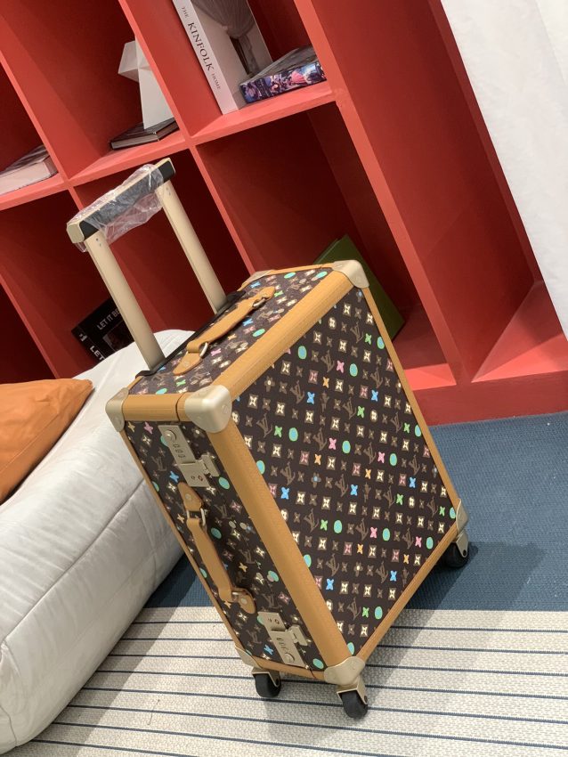 louis-vuitton-suitcase-gallery-3