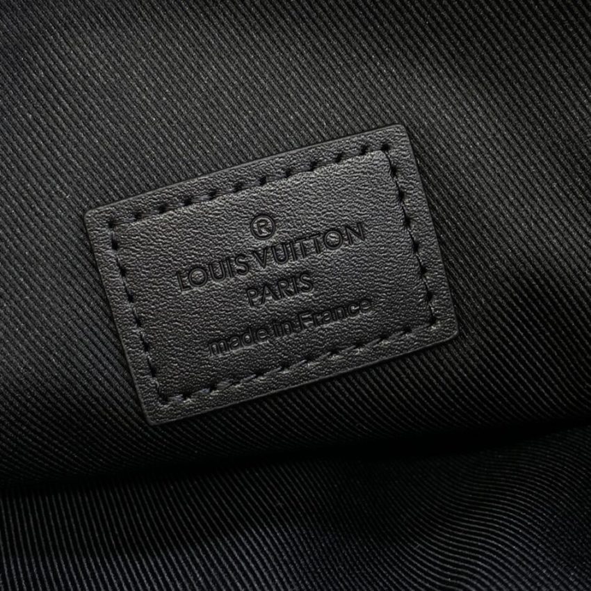 louis-vuitton-takeoff-pouch-black-gallery-6