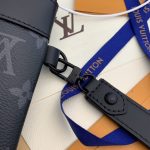 louis-vuitton-to-go-pochette-black-gallery-1