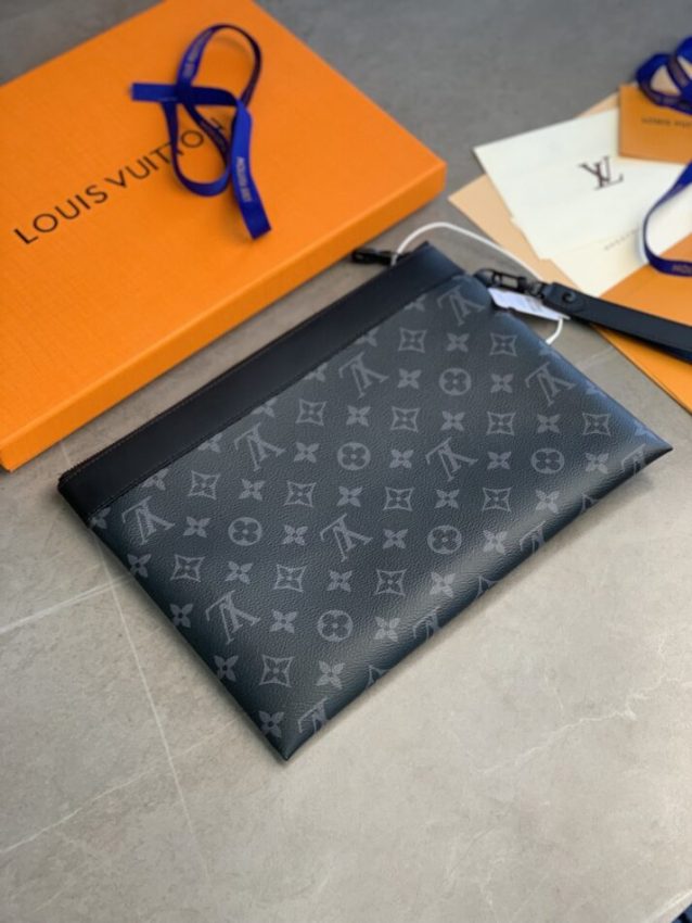 louis-vuitton-to-go-pochette-black-gallery-2