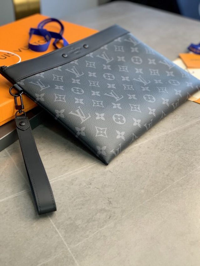 louis-vuitton-to-go-pochette-black-gallery-3
