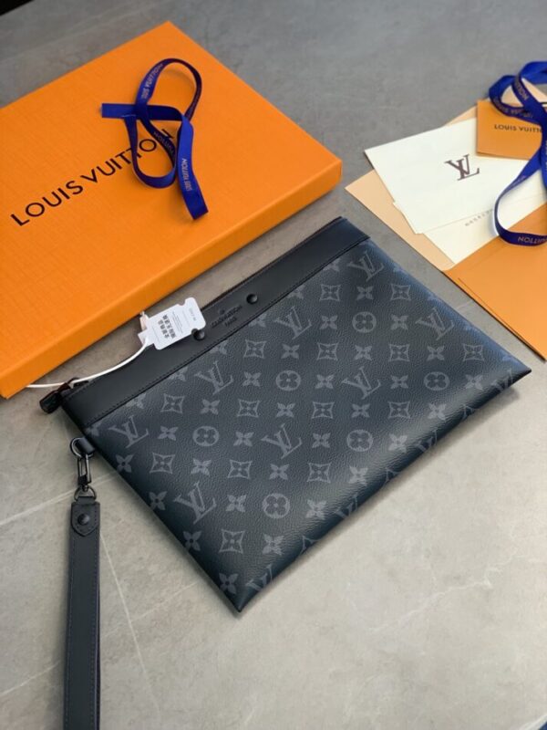 louis-vuitton-to-go-pochette-black-gallery-4