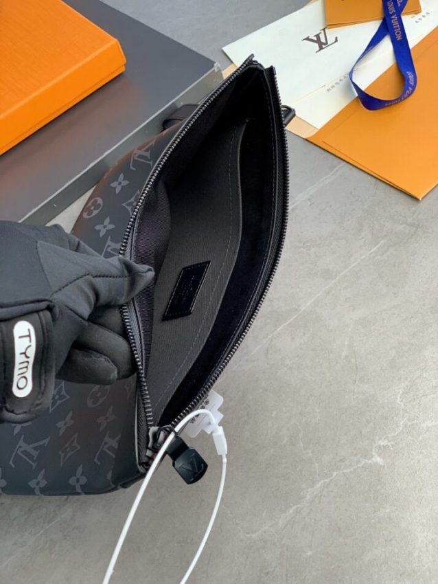 louis-vuitton-to-go-pochette-black-gallery-9