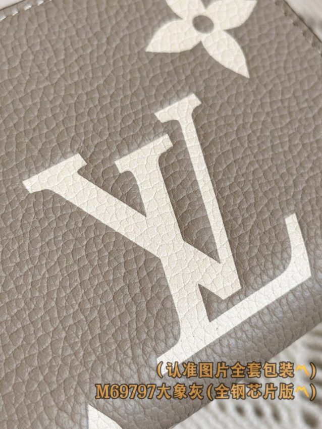 louis-vuitton-zipper-coin-purse-beige-gallery-9
