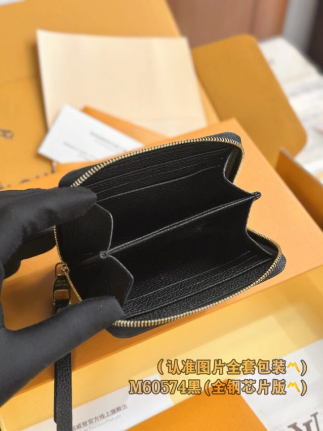 louis-vuitton-zipper-coin-purse-black-gallery-8
