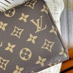 louis-vuitton-zippy-wallet-gallery-1