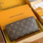 louis-vuitton-zippy-wallet-gallery-10