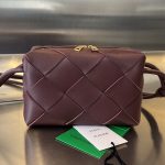 Bottega Veneta Cassette Camera Bag Mahogany - View 2 | Intrecciato Detail
