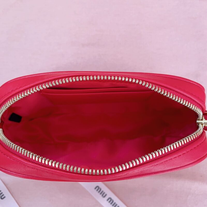 miu-miu-clutch-red-gallery-3
