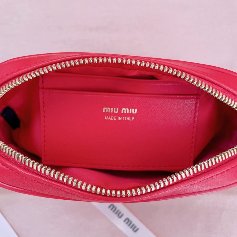 miu-miu-clutch-red-gallery-8