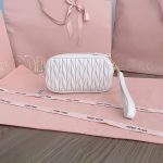 miu-miu-clutch-white-gallery-2