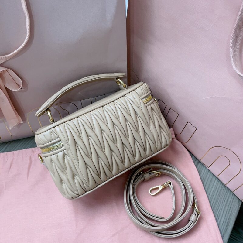 miu-miu-cosmetic-bag-beige-gallery-6