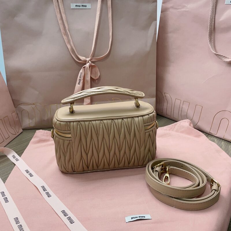 miu-miu-cosmetic-bag-milk-tea-gallery-2