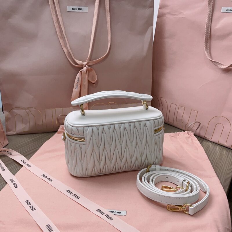 miu-miu-cosmetic-bag-white-gallery-7