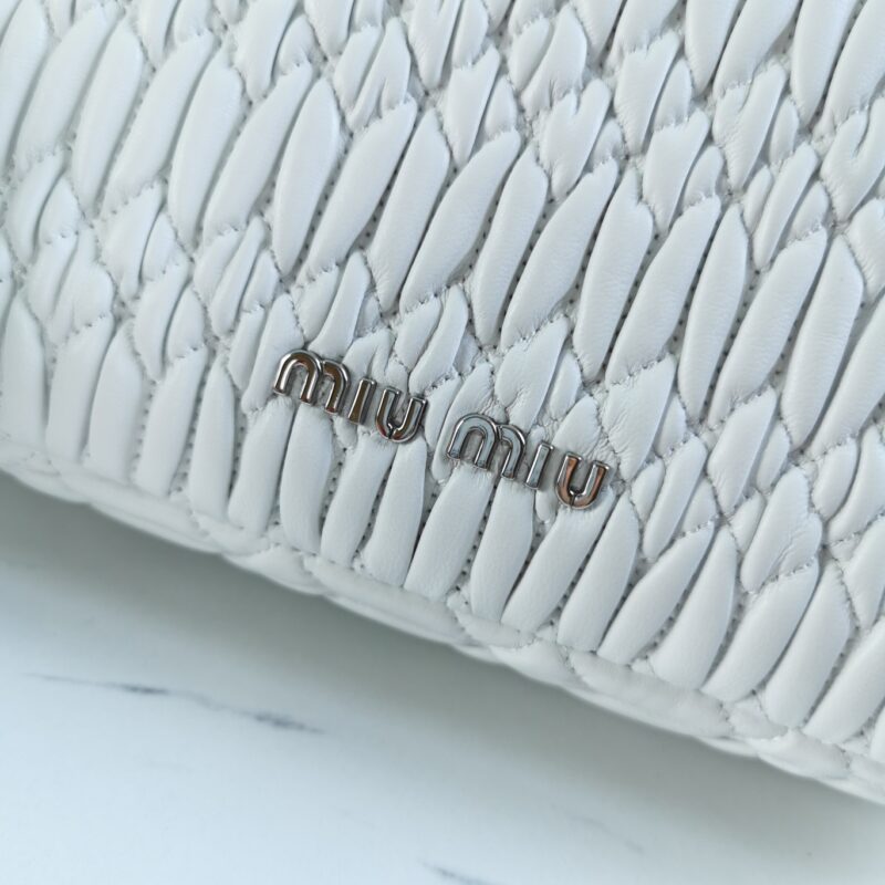 miu-miu-crystal-handbag-white-gallery-5