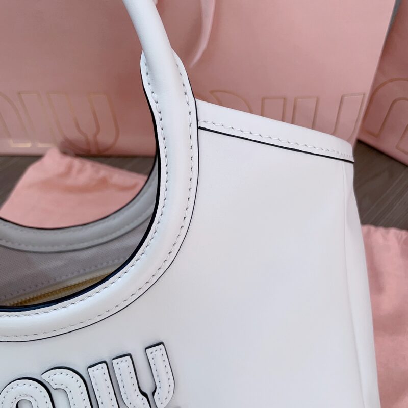 miu-miu-ivy-bolsa-pequena-branca-galeria-4
