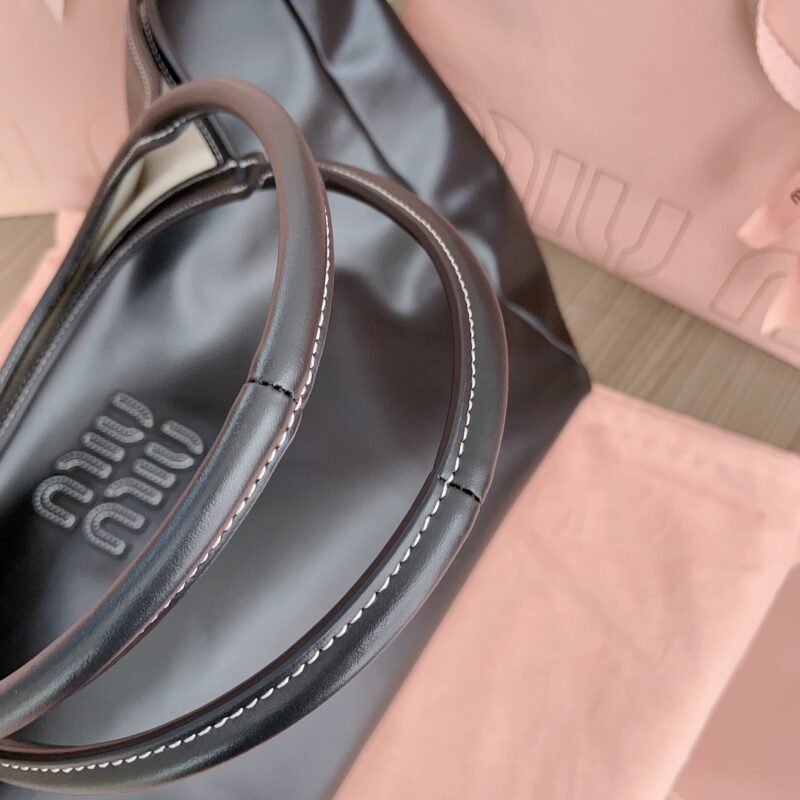 miu-miu-ivy-tote-black-gallery-1