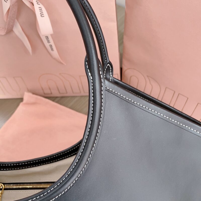 miu-miu-ivy-tote-black-gallery-4
